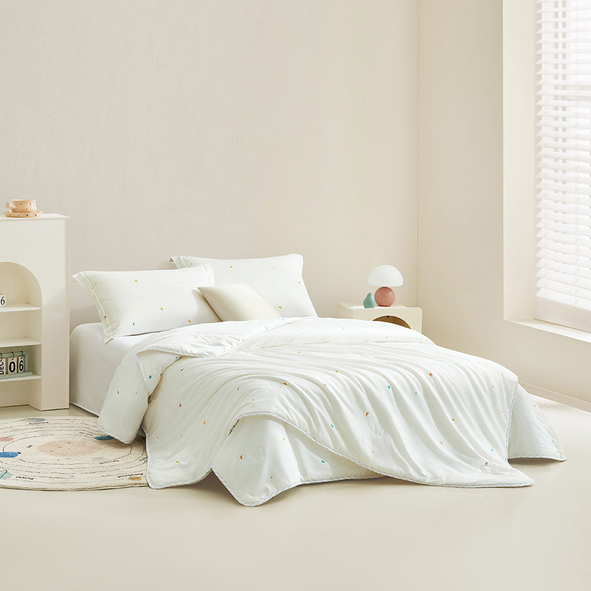 SleepGenius 100% Cotton & Mulberry Silk Dual-Comfort Quilt
