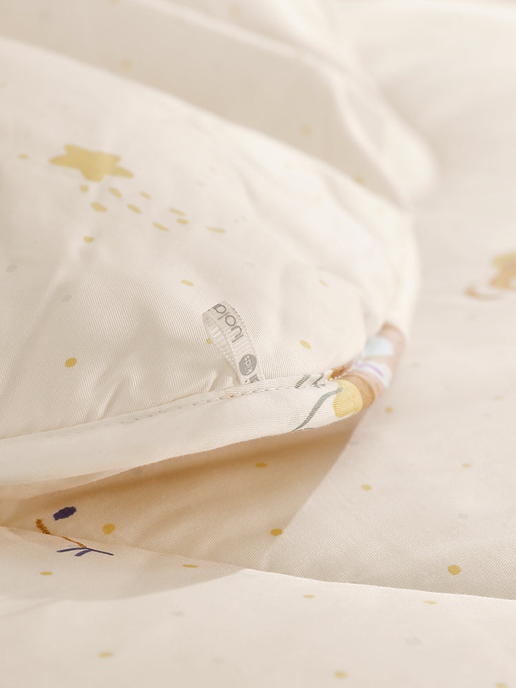 Kids Playful Soy Silk Quilt: 100% Cotton & Antibacterial Bedding