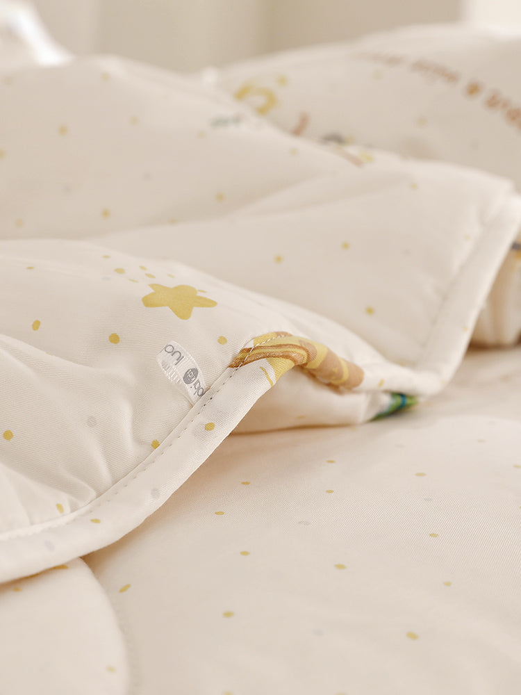 Kids Playful Soy Silk Quilt: 100% Cotton & Antibacterial Bedding