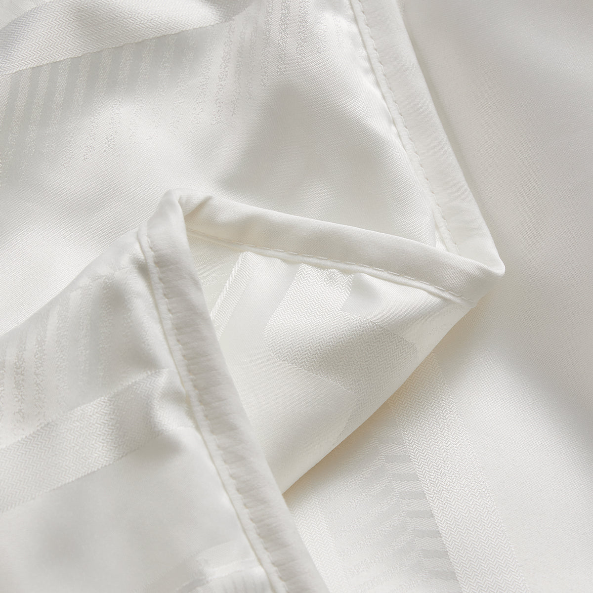 SilkLustre Jacquard Slik Quilt